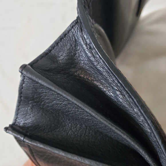 Marc by Marc Jacobs Totally Turn Lock Leather Wallet - Picture 15 of 16